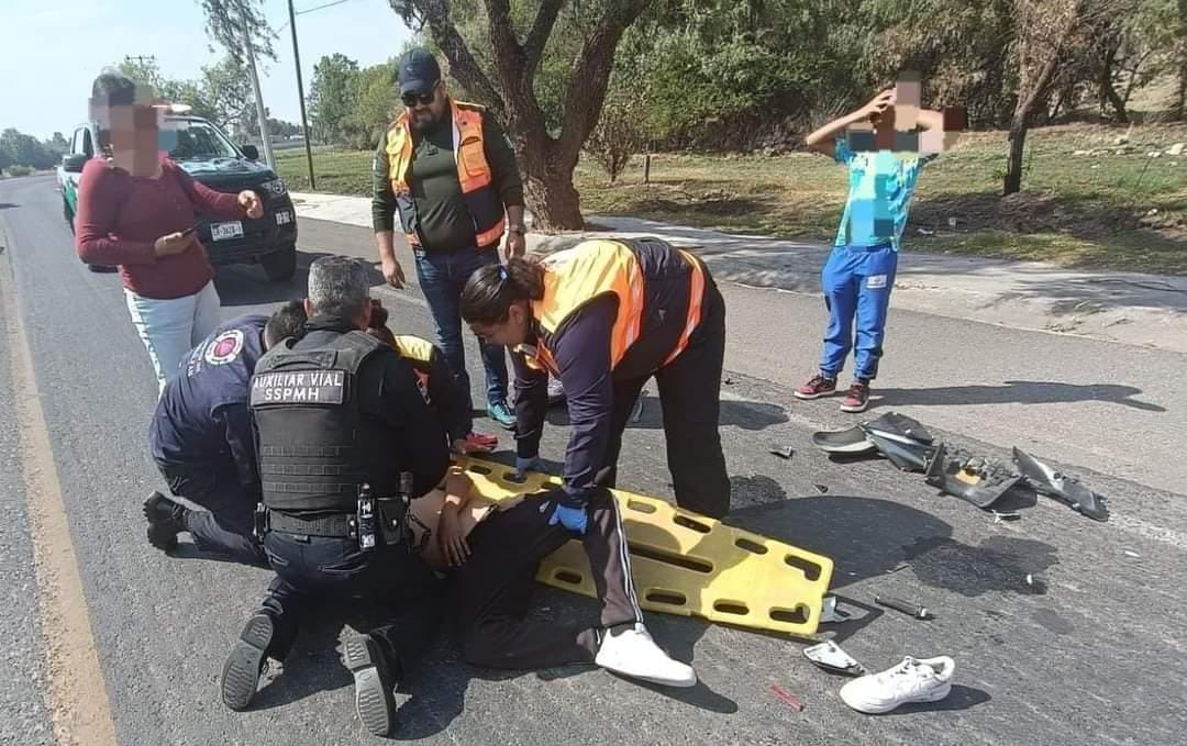 Jóvenes resultan lesionados tras accidente en Huimilpan.