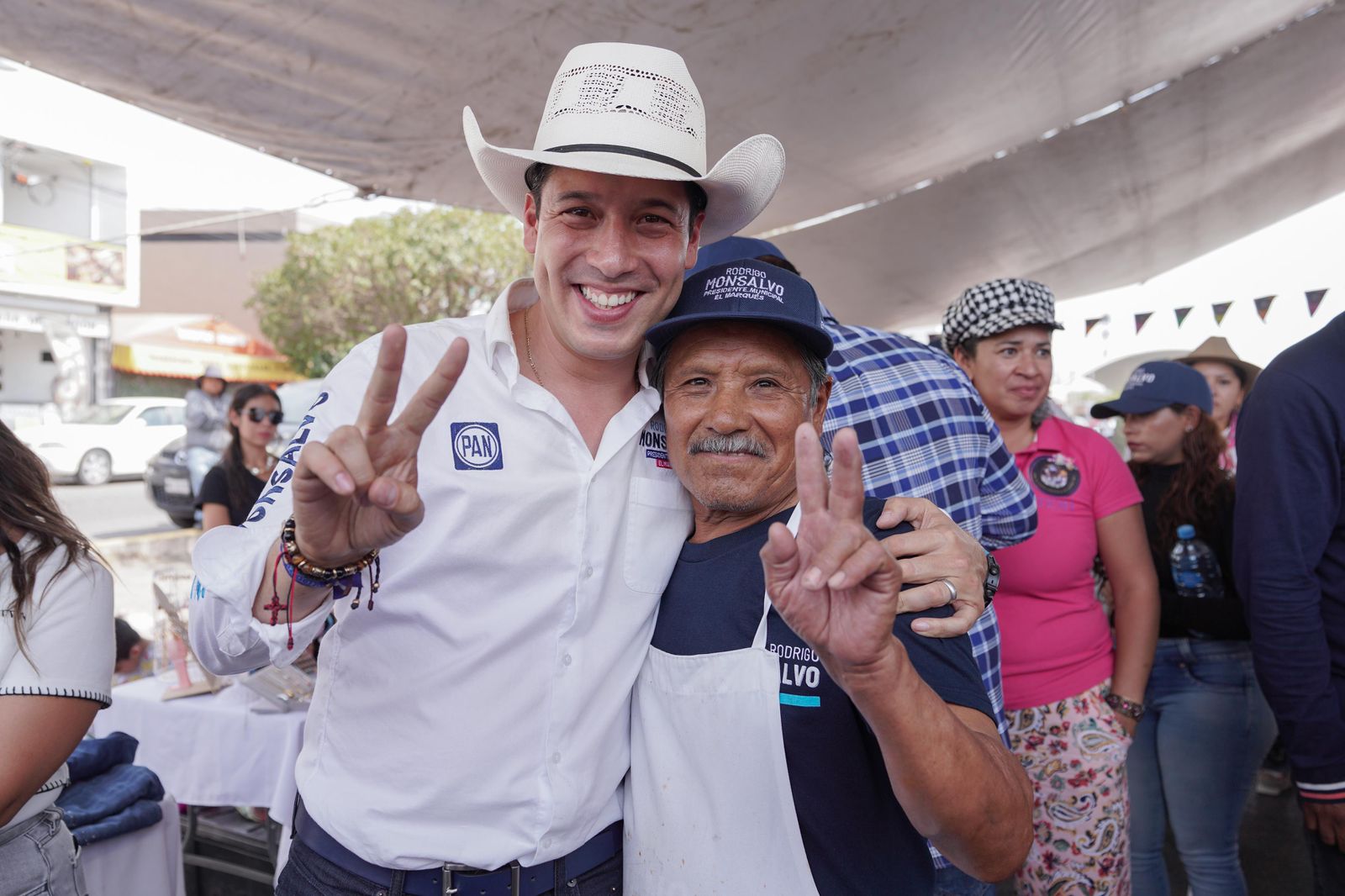 Ofrece Rodrigo Monsalvo total respaldo para los comerciantes