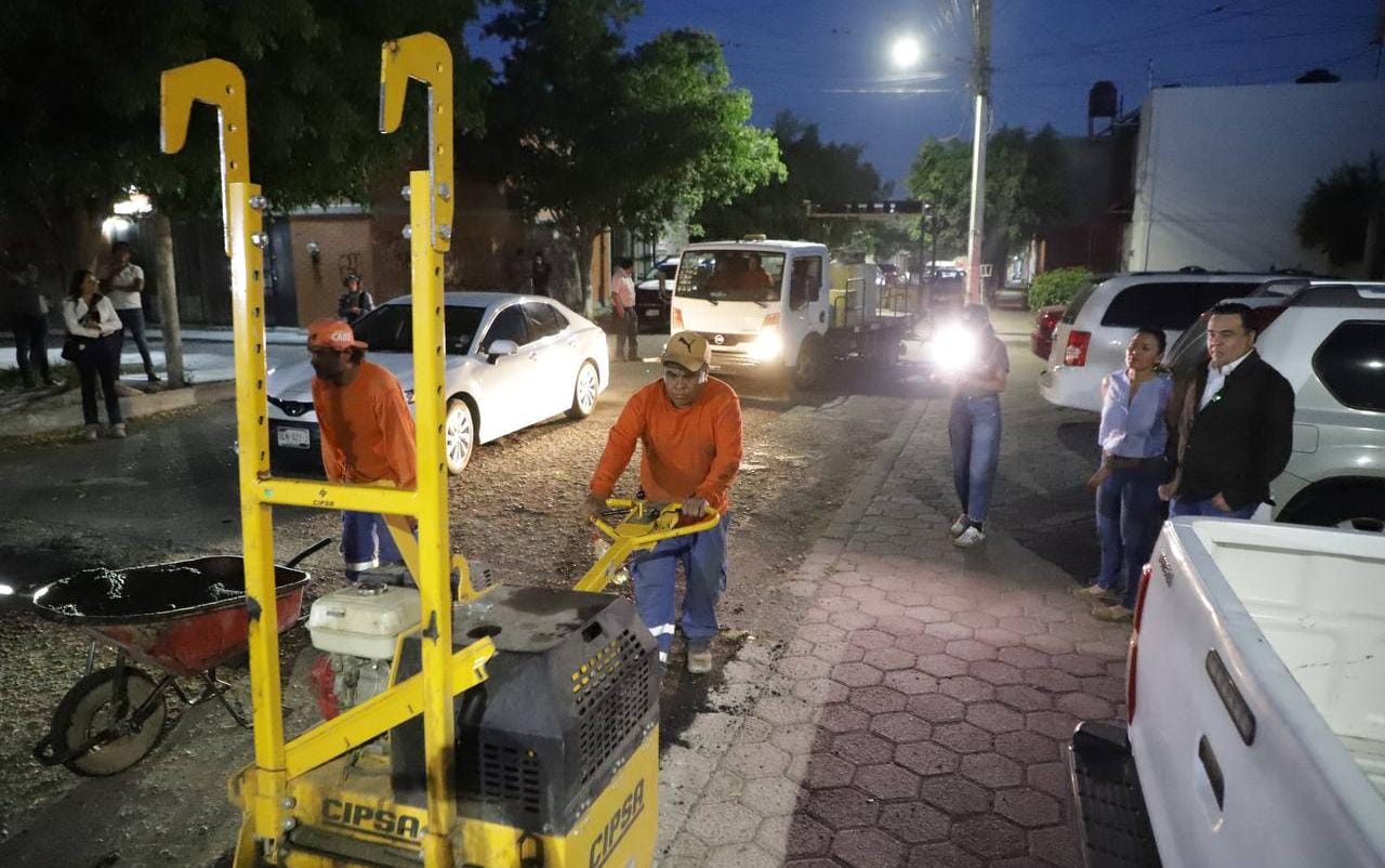 Supervisión de trabajos de bacheo en el Municipio de Querétaro
