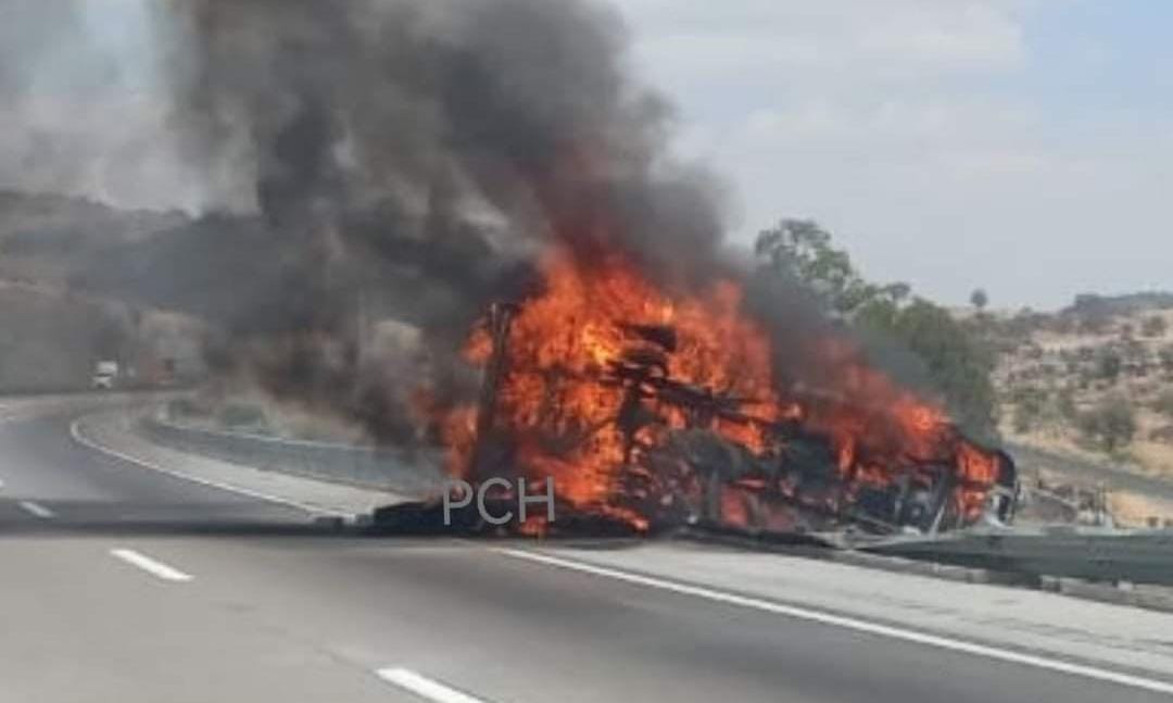 Muere calcinado en fuerte accidente en el Macro Libramiento Apaseo – Palmillas