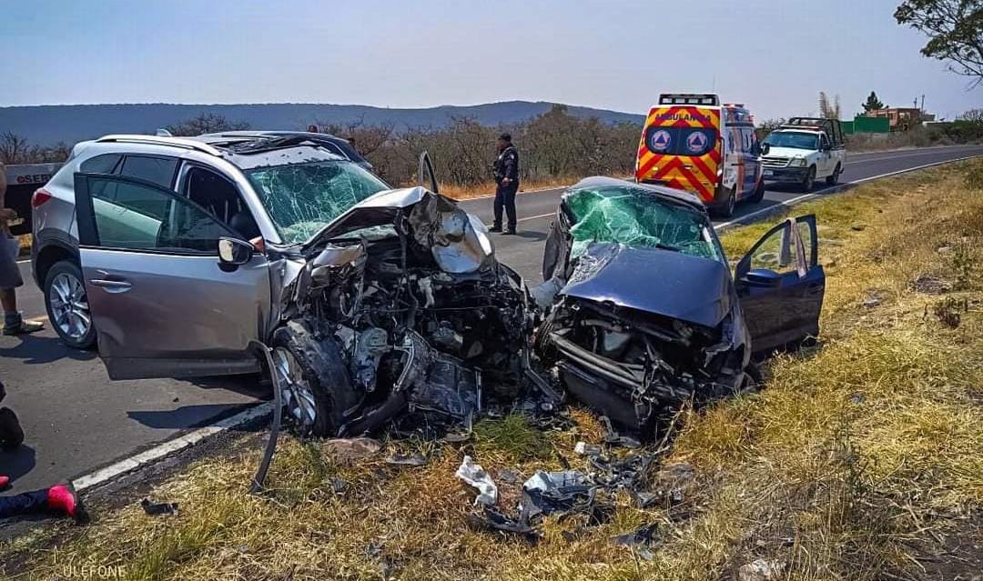 Choque frontal en la carretera a Huimilpan a la altura de lagunillas