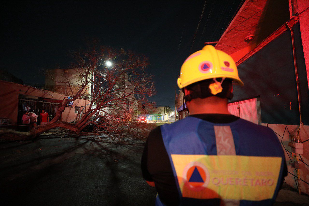 Afectaciones por la lluvia y la actividad eléctrica de ayer