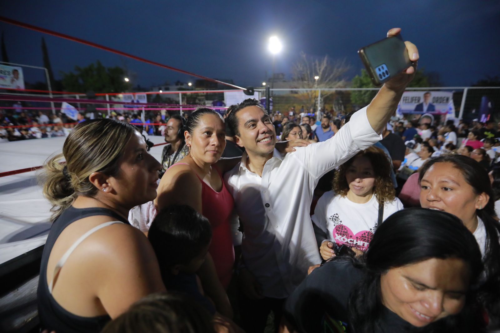 Acude Felifer al cierre de campaña de Arturo Torres