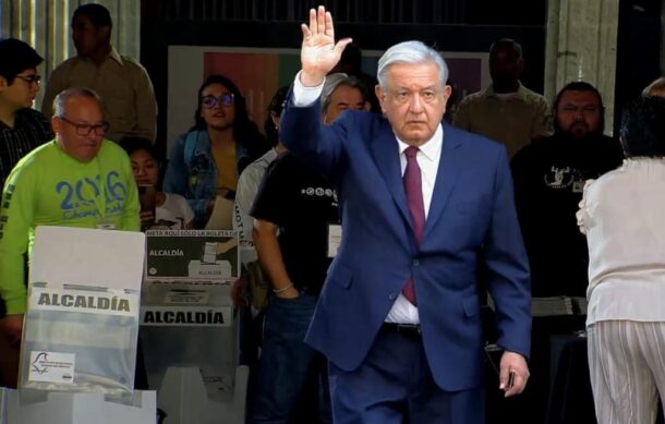 Ánimo!! López Obrador emite su voto