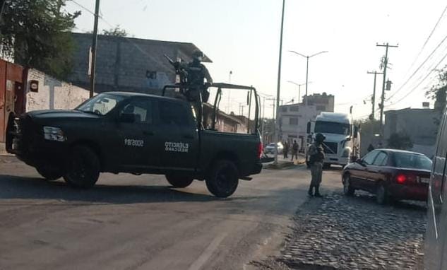 Aseguran una pipa con presunto hidrocarburo robado en Pedro Escobedo