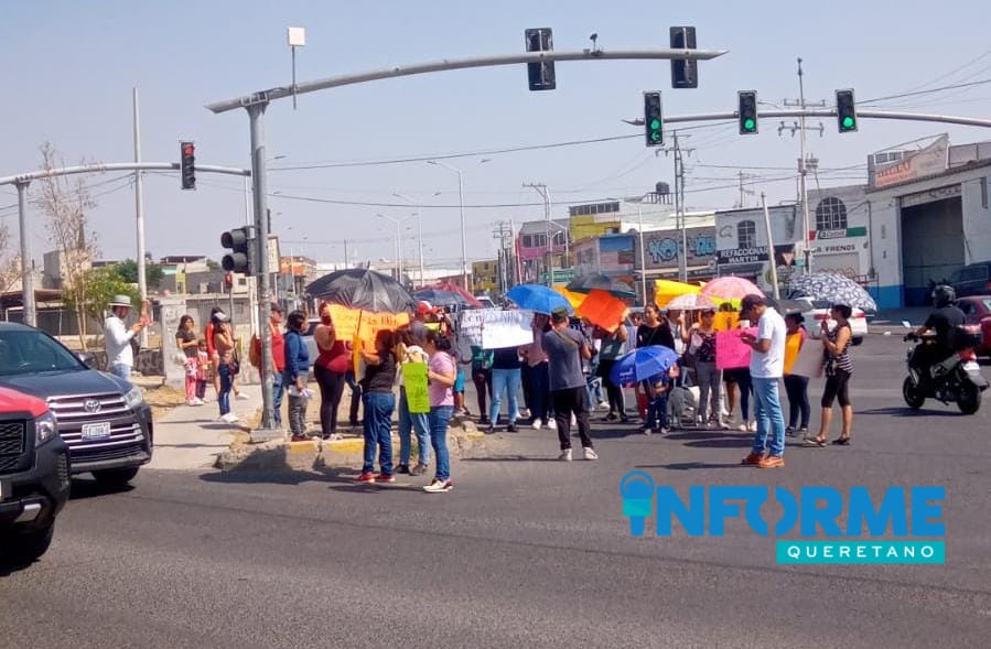 Madres de Familia del Kinder Gandhi se Manifiestan por Supuesto Abuso Infantil