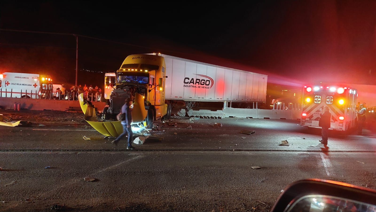 5 lesionados tras fuerte carambola en la carretera Querétaro – San Luis Potosí