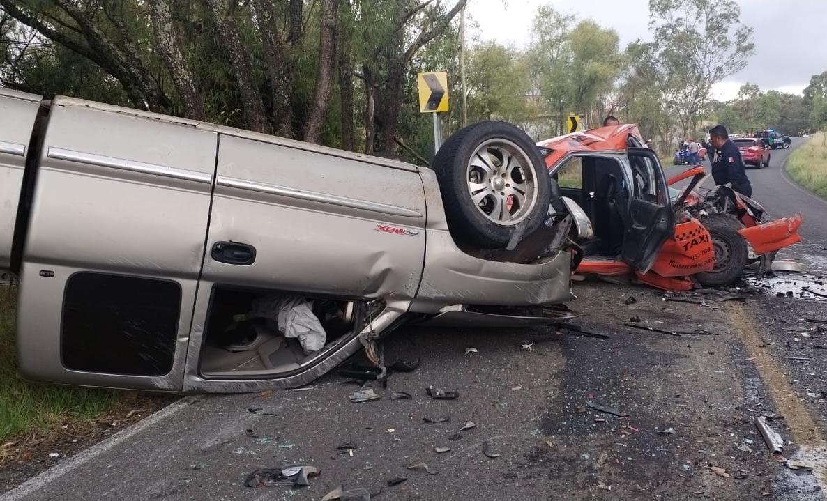 Muere taxista durante choque frontal en Huimilpan