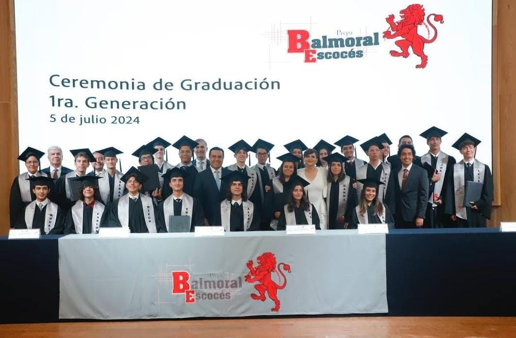 Asiste Luis Nava a Entrega de Diplomas de la 1ra. Generación de la Preparatoria Balmoral Escocés