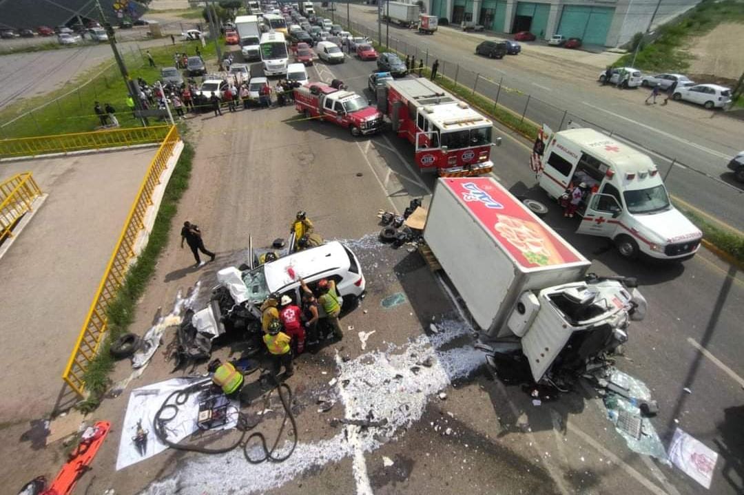 Tres lesionados de gravedad tras un brutal choque en Paseo Central