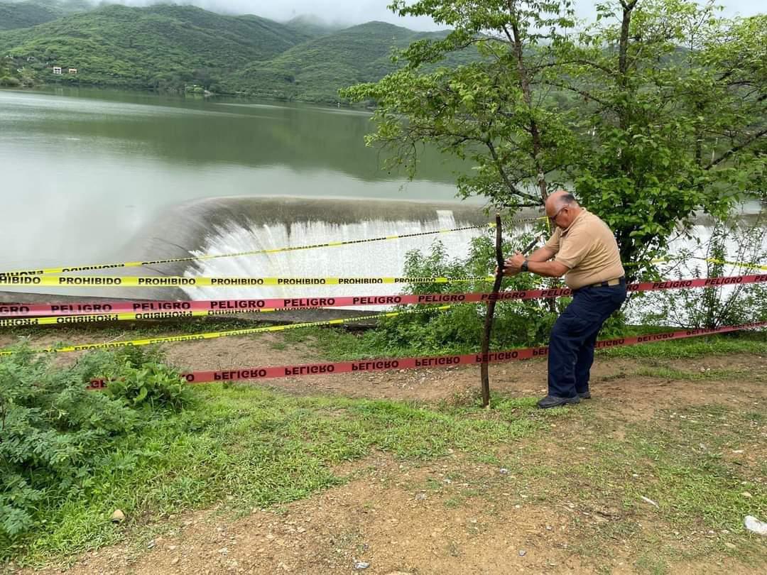 Inician labores de desfogue de agua de algunas presas de El Marqués y Jalapan