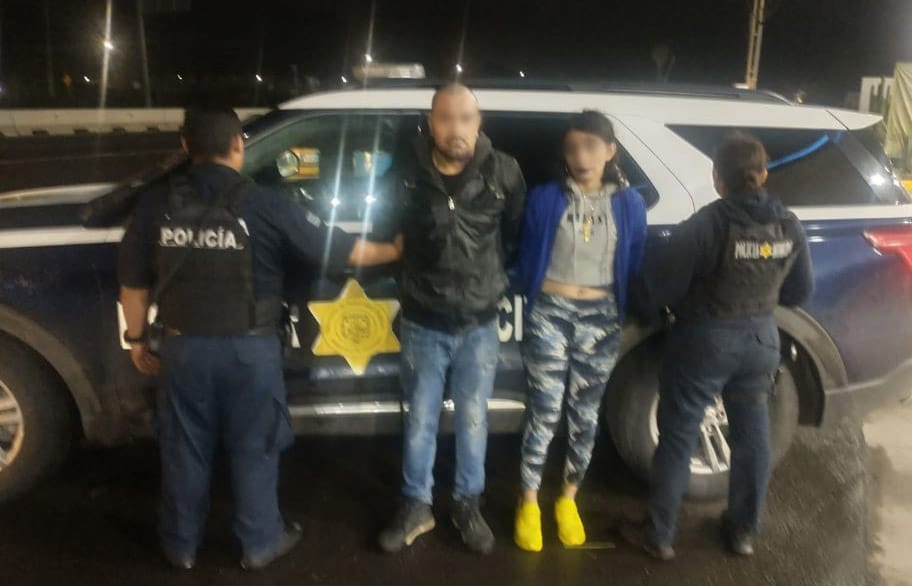 En Santa María Magdalena, dos detenidos a bordo de vehículo robado