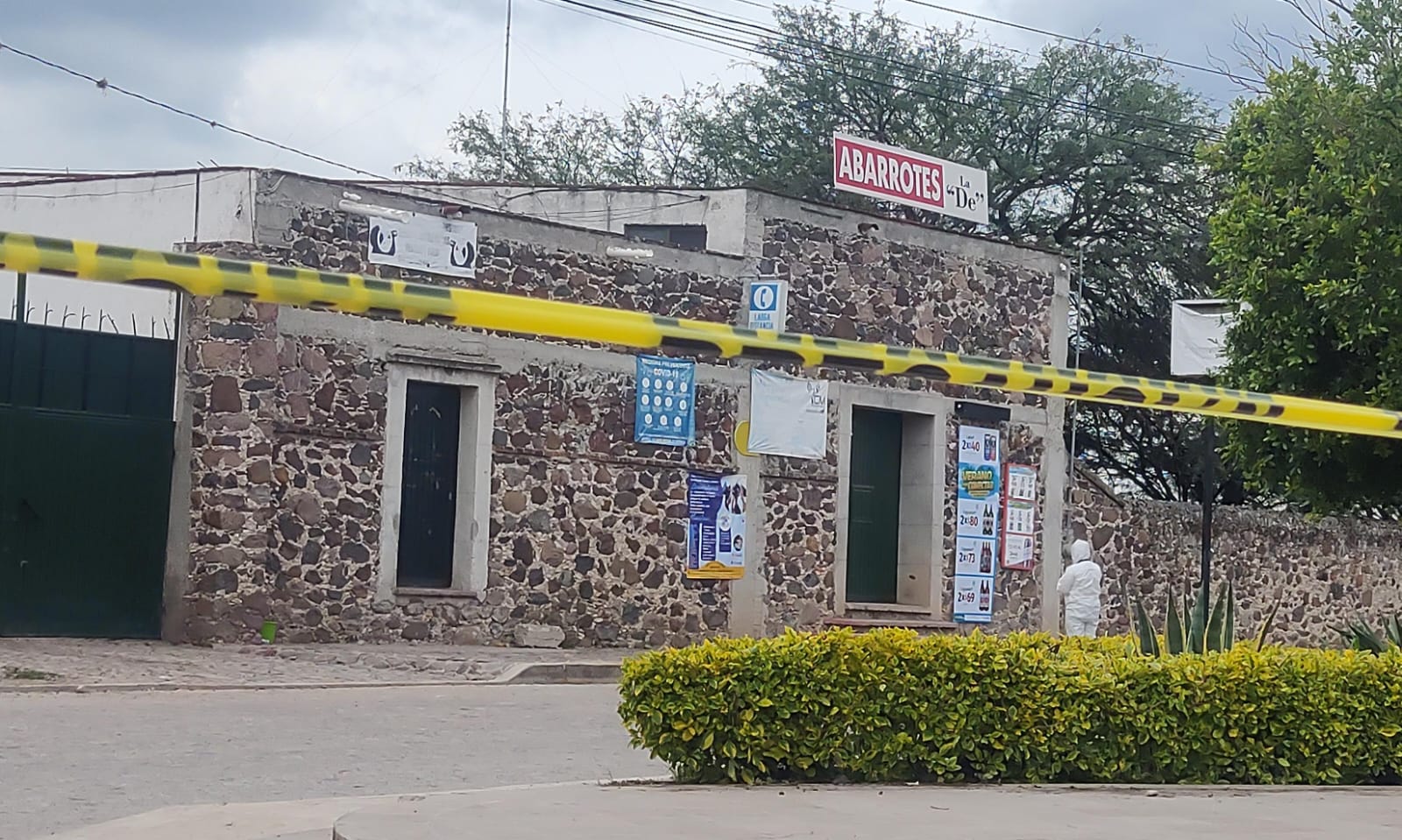 Violento robo a una tienda de abarrotes en la Hacienda Santa Bárbara en Pedro Escobedo