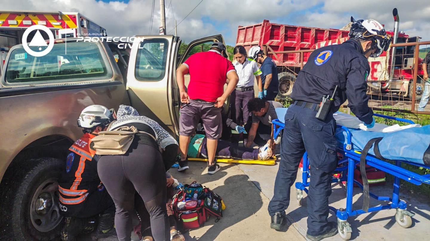 Tres lesionados en fuerte choque en la carretera estatal 540