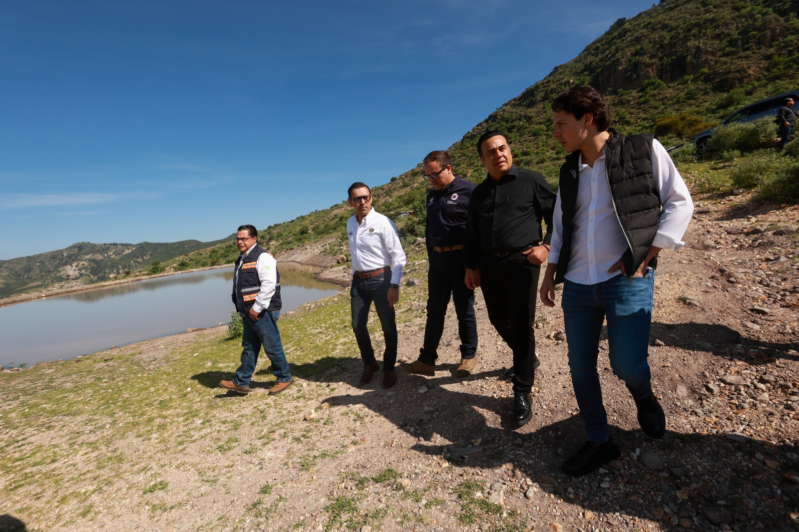 Supervisa Luis Nava los trabajos de rehabilitación de bordos en zona rural
