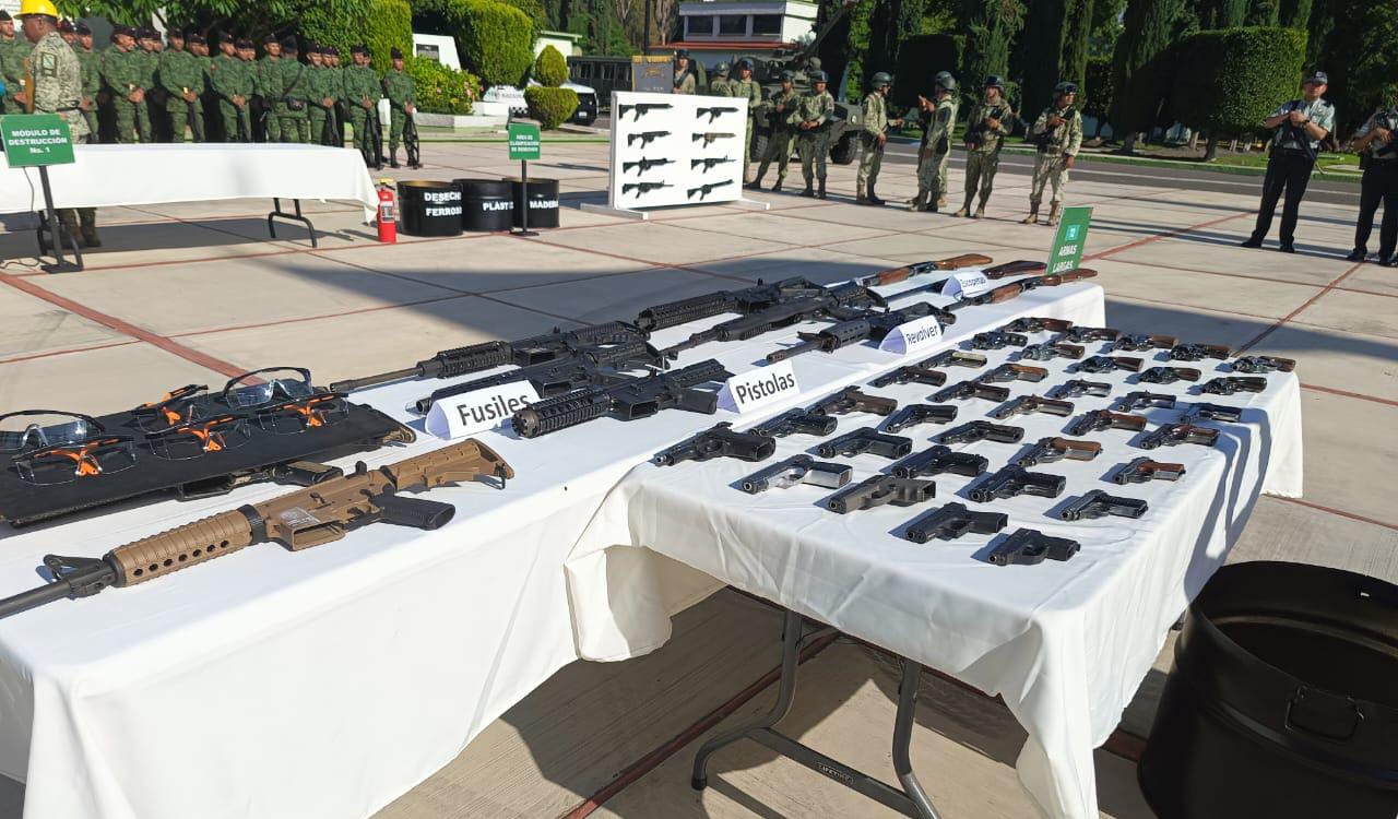 Destruye SEDENA 72 armas largas y 187 armas cortas en Querétaro