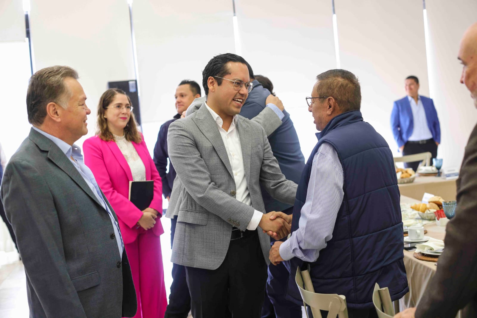 Presenta Chepe Guerrero a Yetsi Beltrán, Carlos Olguín y Gustavo López como integrantes de su gabinete