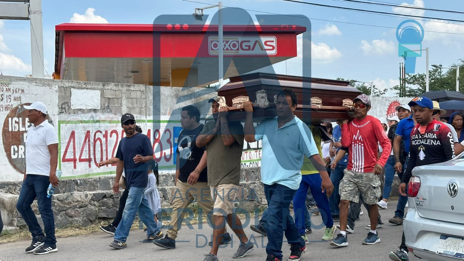 Dan último adiós a peregrinos de Santa María Magdalena que murieron atropellados