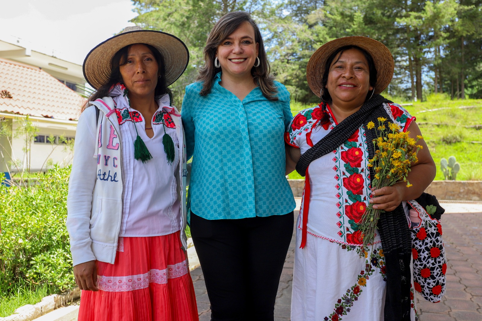 Reconoce UAQ  importancia de enseñanza de lenguas indígenas.