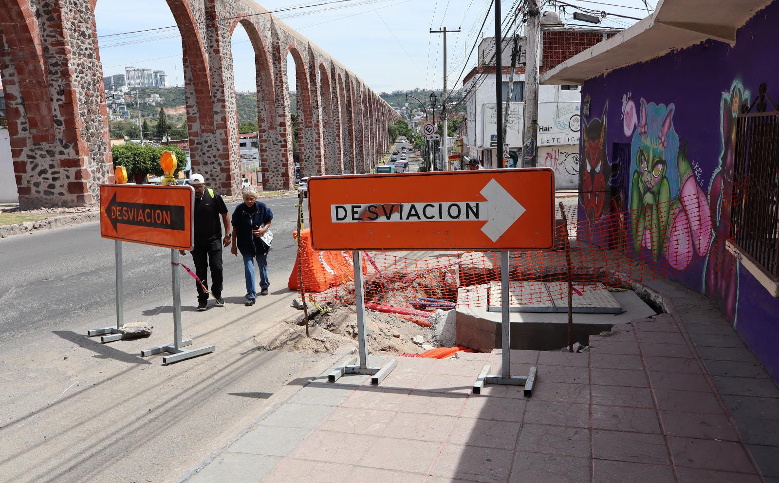 Riesgo para peatones y pérdidas económicas por obra de cableado en Acueducto