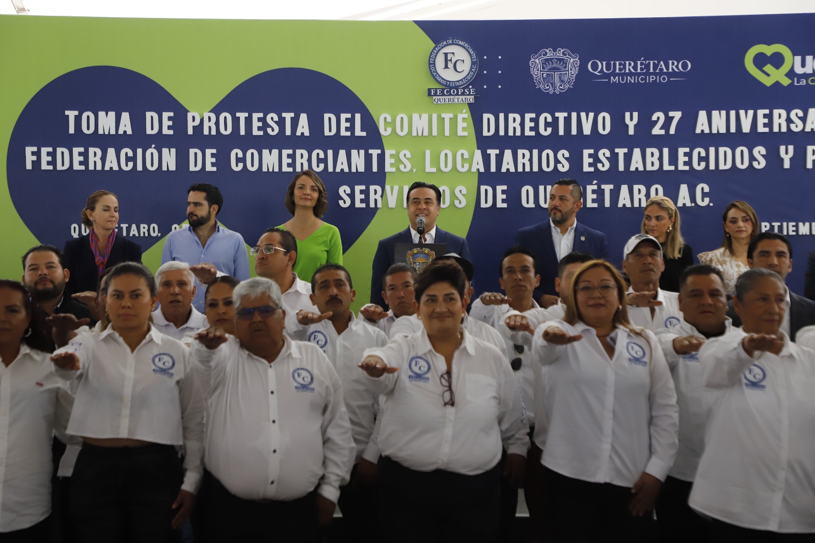 Trabajamos seis años para la dignificación del comercio y la calidad de vida de sus familias: Luis Nava