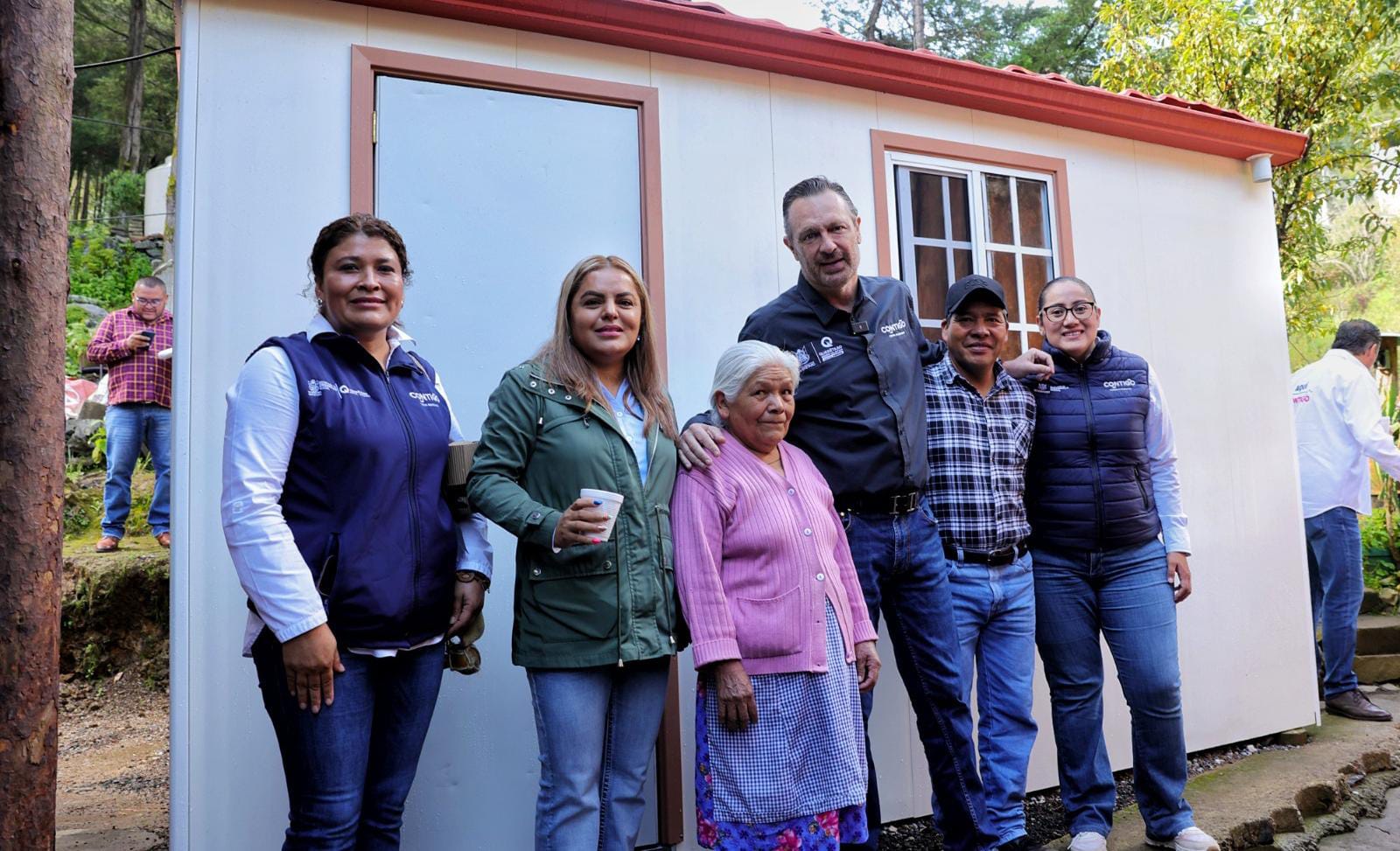 MAKUGO supervisa casas para familias de escasos recursos en Pinal de Amoles