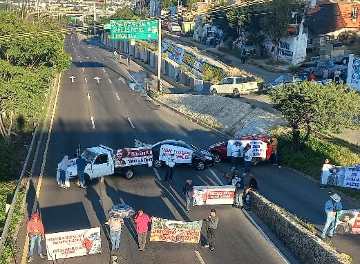 Bloquean integrantes del Ejido San Pablo Bernardo Quintana