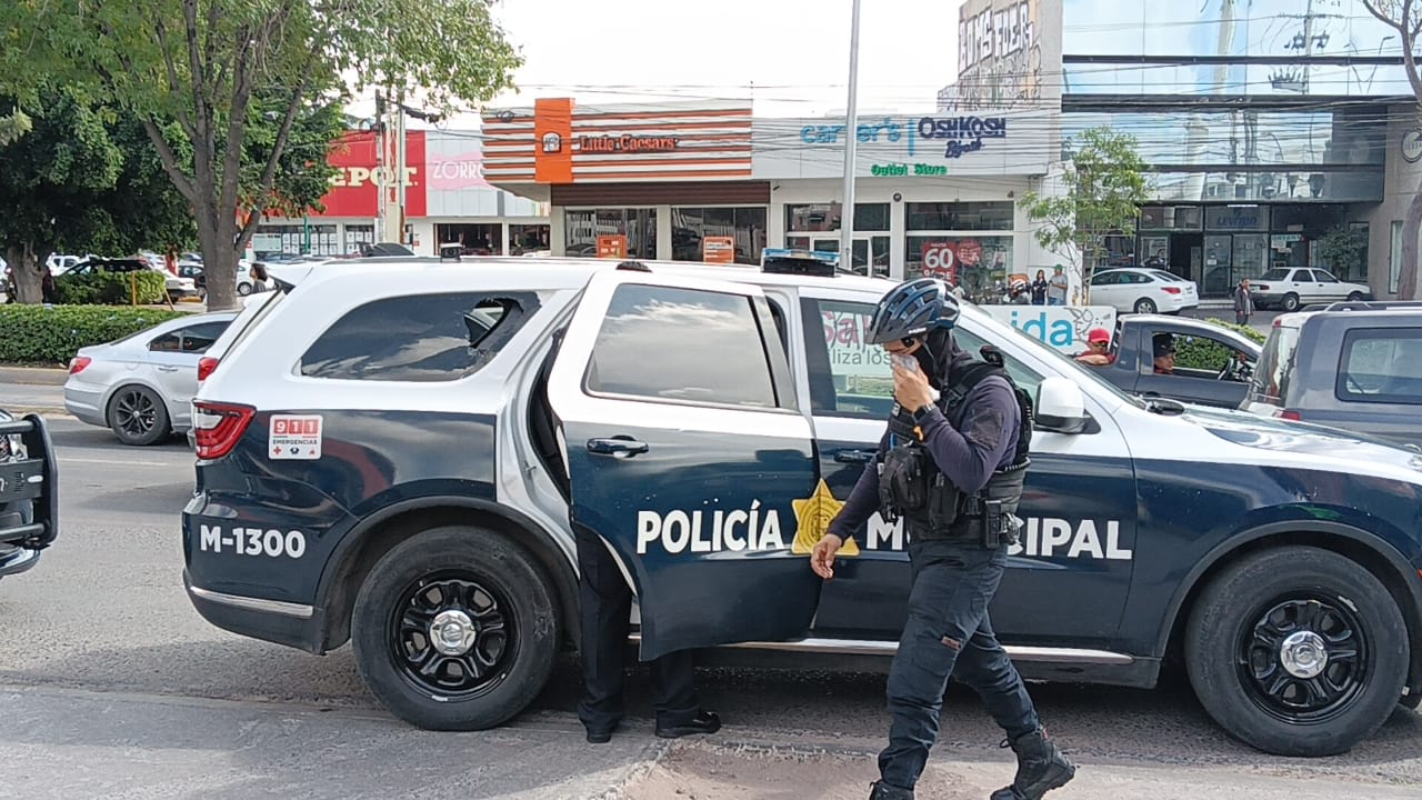 Tres detenidos tras agresión a una policía y daños a una patrulla