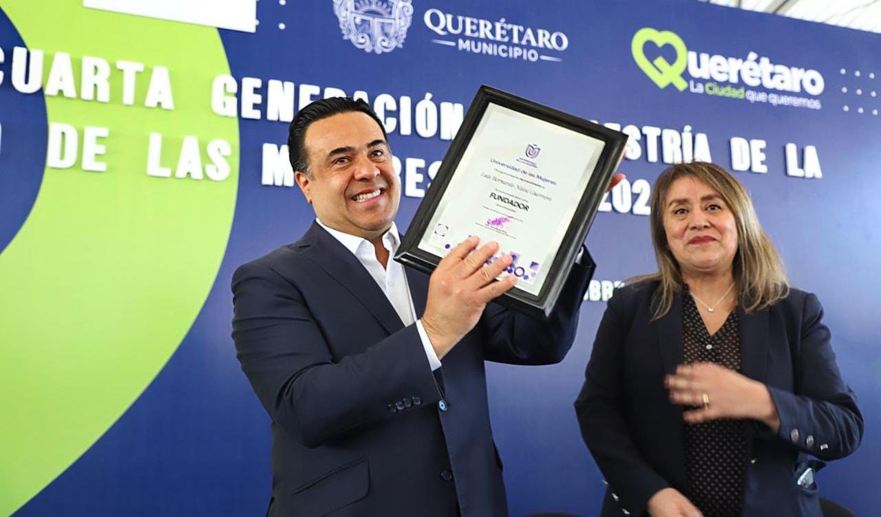 Se gradúa la 4ta. Generación de Maestría de la Universidad de las Mujeres