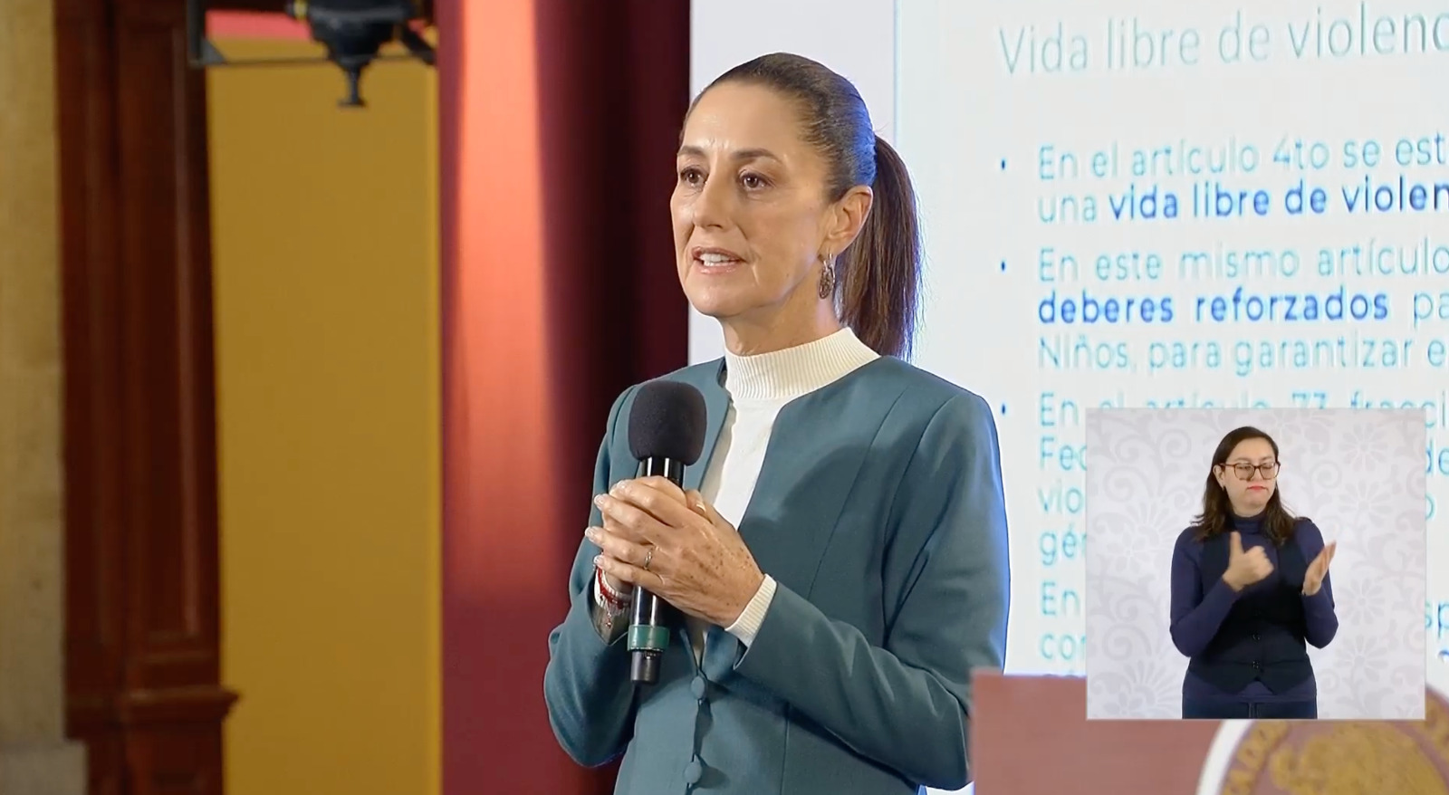 Claudia Sheinbaum anunció una iniciativa de reforma a la Constitución