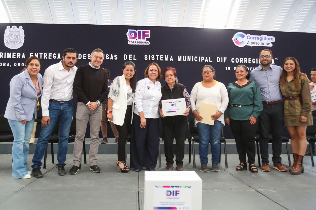 Encabeza Gaby Trápala entrega de mil despensas a familias corregidorenses