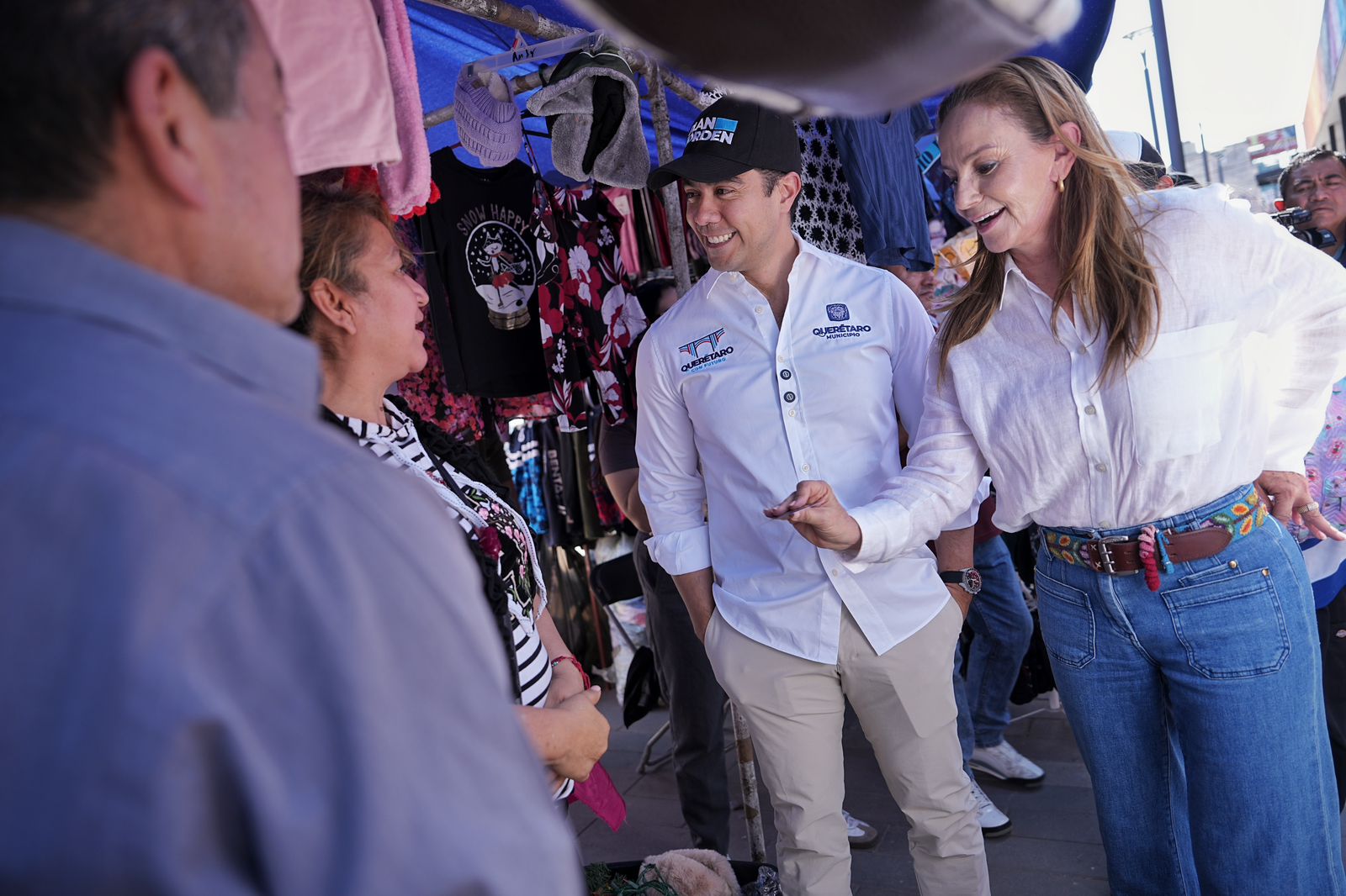 Recorre Felifer Macías Tianguis 5 de febrero