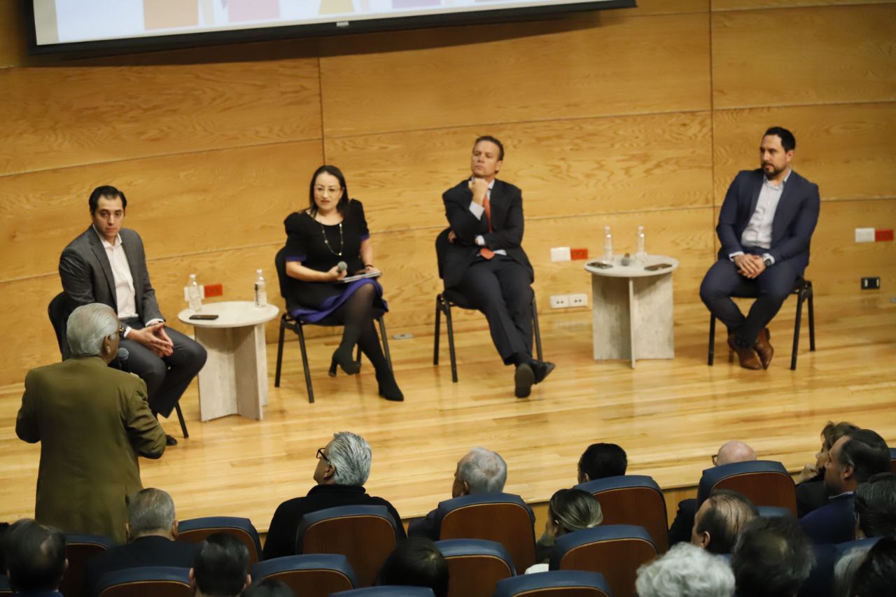 Organiza Municipio de Querétaro, Panel Querétaro con Futuro