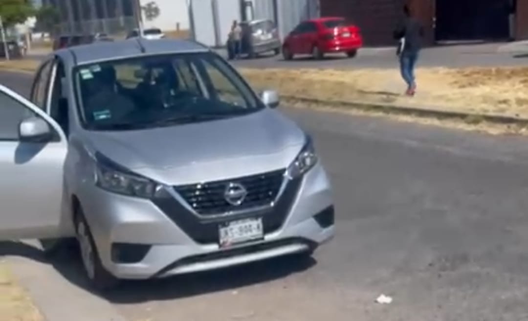 Matan a un hombre que manejaba un auto con placas de Querétaro en Celaya