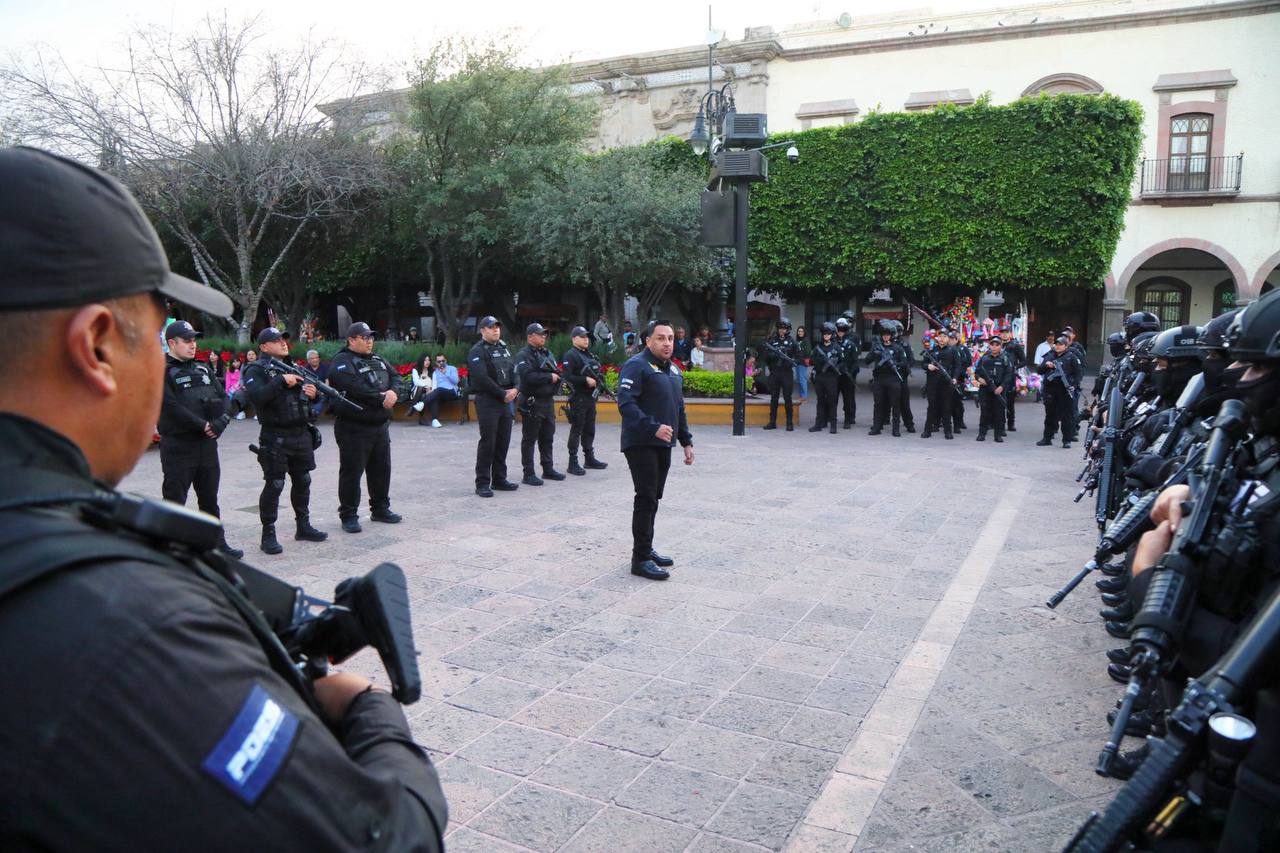 Secretario de Seguridad Ciudadana encabeza pase de revista a POES previo a operativo de noche buena y navidad