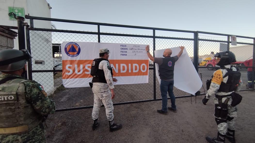 Atiende PC de El Marqués incendio de autotanque en el Parque Industrial La Noria