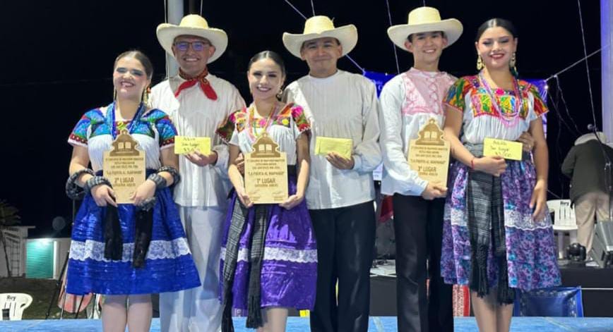 Es alumno UAQ campeón nacional de huapango, en Hidalgo 