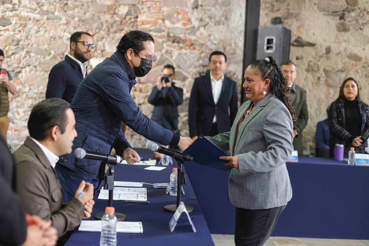 Chepe Guerrero tomó protesta a delegados y subdelegados del Municipio de Corregidora