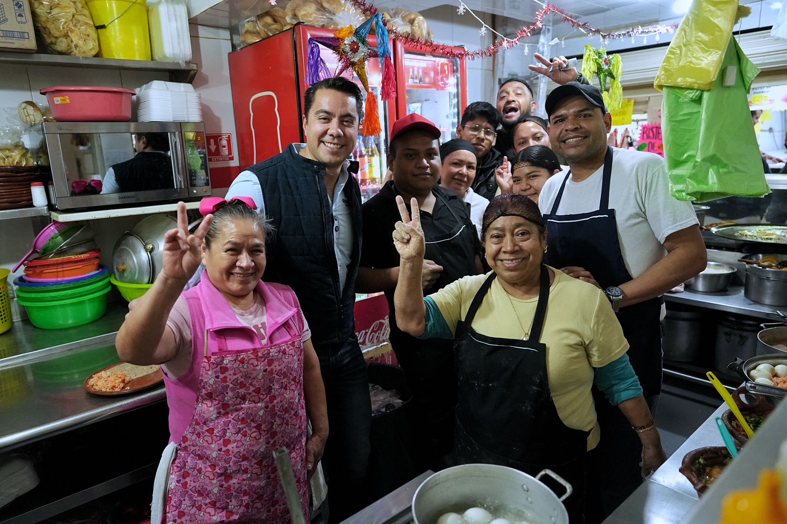 Felifer Macías visitó el Mercado y Tianguis de la Presidentes