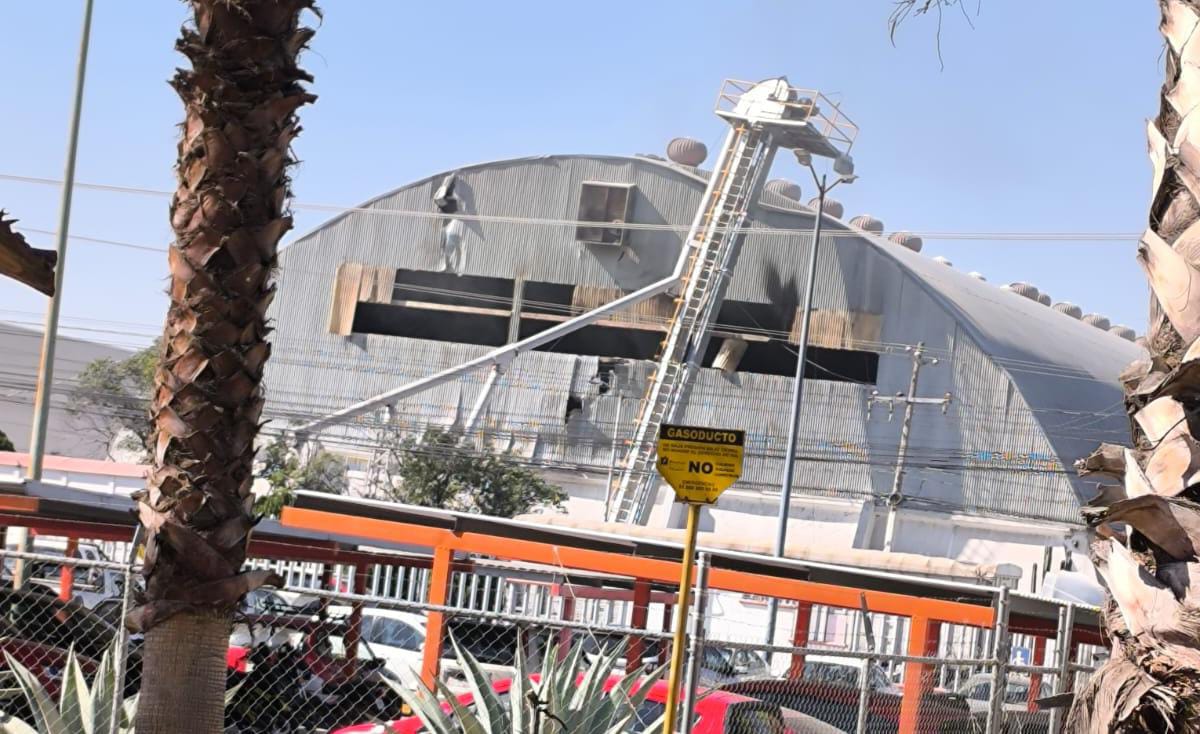 Explota almacén en la zona industrial Benito Juárez