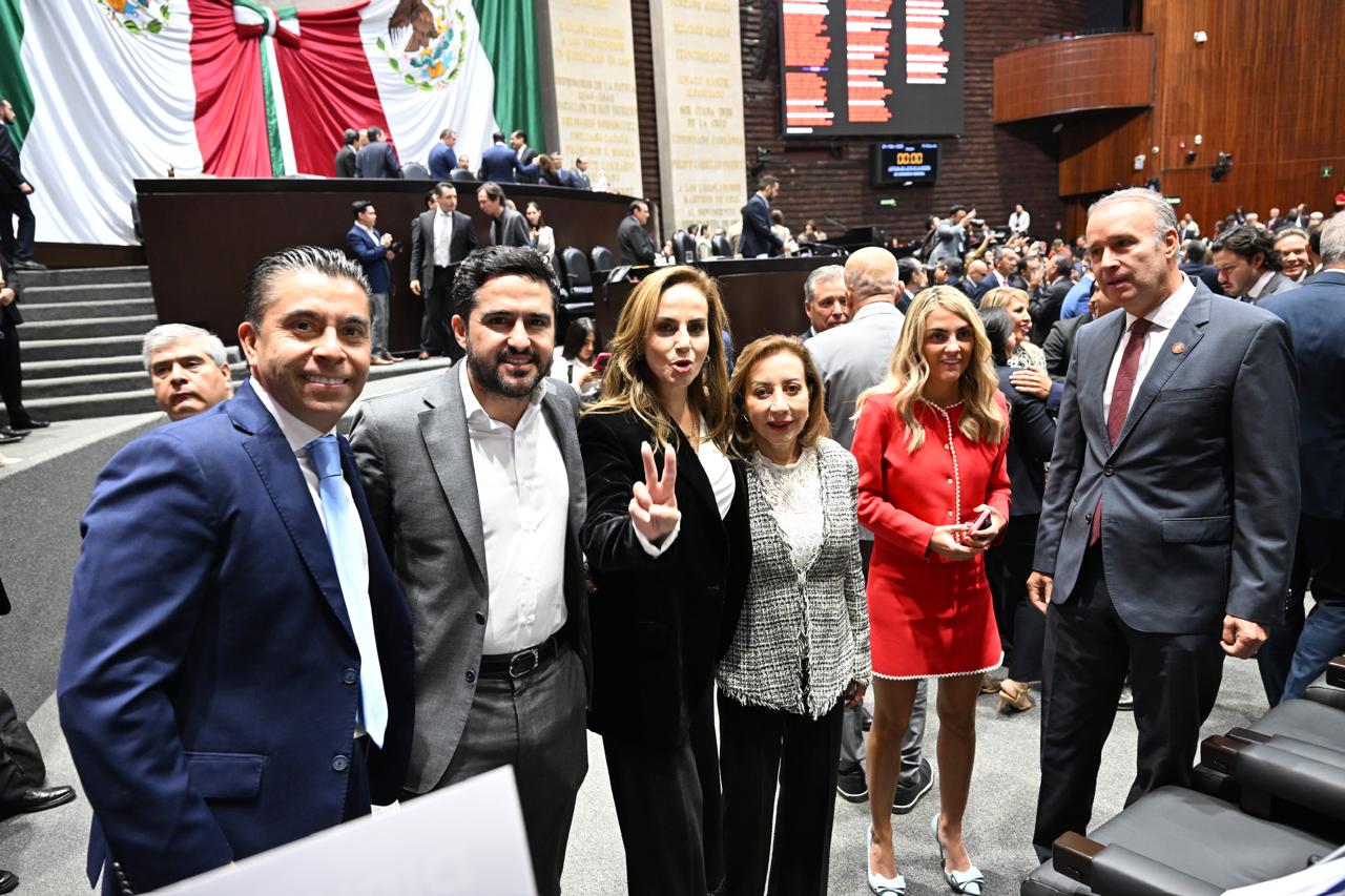 Presente Agustín Dorantes en el inicio del segundo periodo de sesiones del Senado de la República