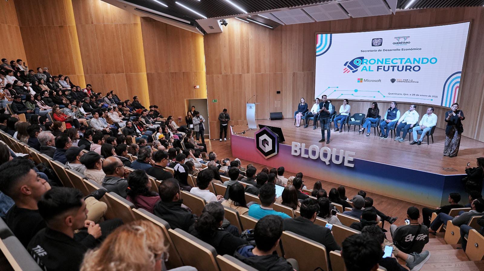 En 100 días hemos fortalecido el emprendimiento en Querétaro: Felifer Macías