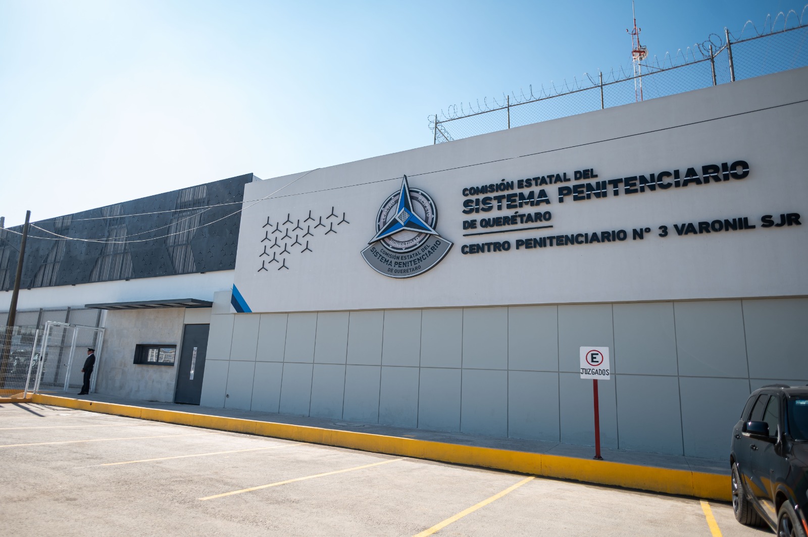 Entregan instalaciones y equipamiento en el Centro Penitenciario No.3 de San Juan del Río