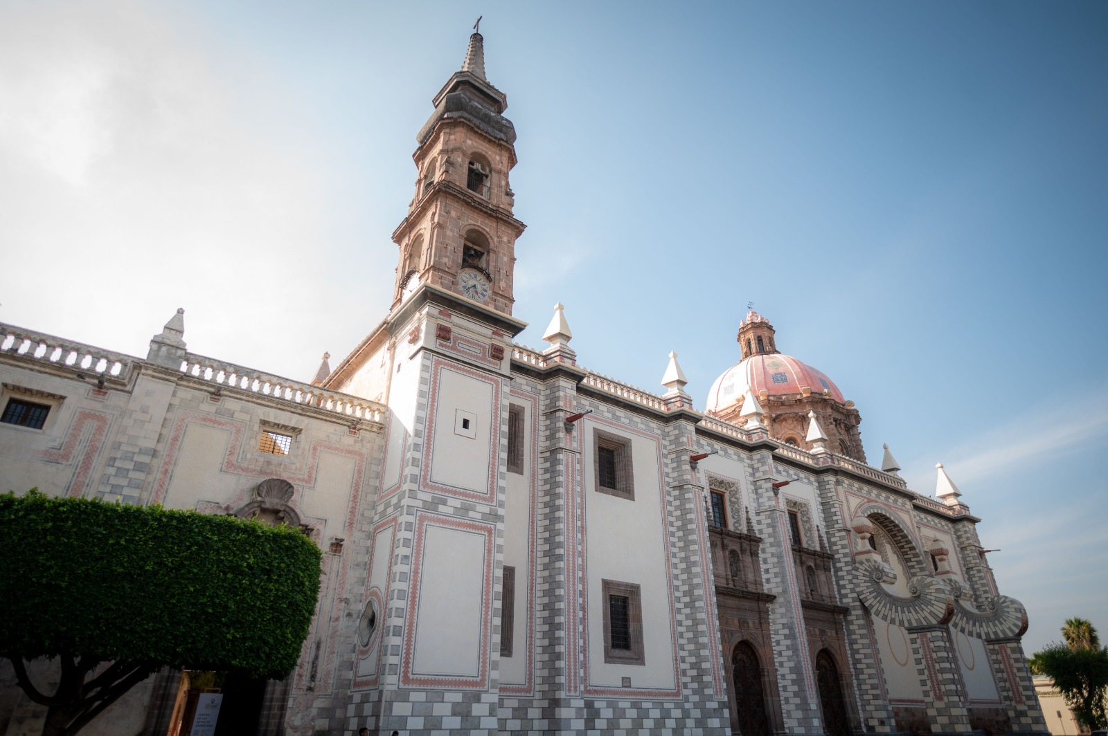 Mauricio Kuri supervisa obra de conservación del Templo Santa Rosa de Viterbo