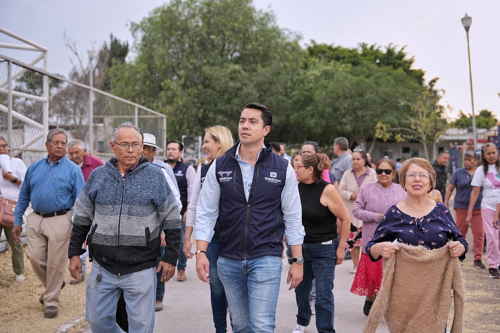 Anuncia Felifer Macías rehabilitación total del parque de Tabachines