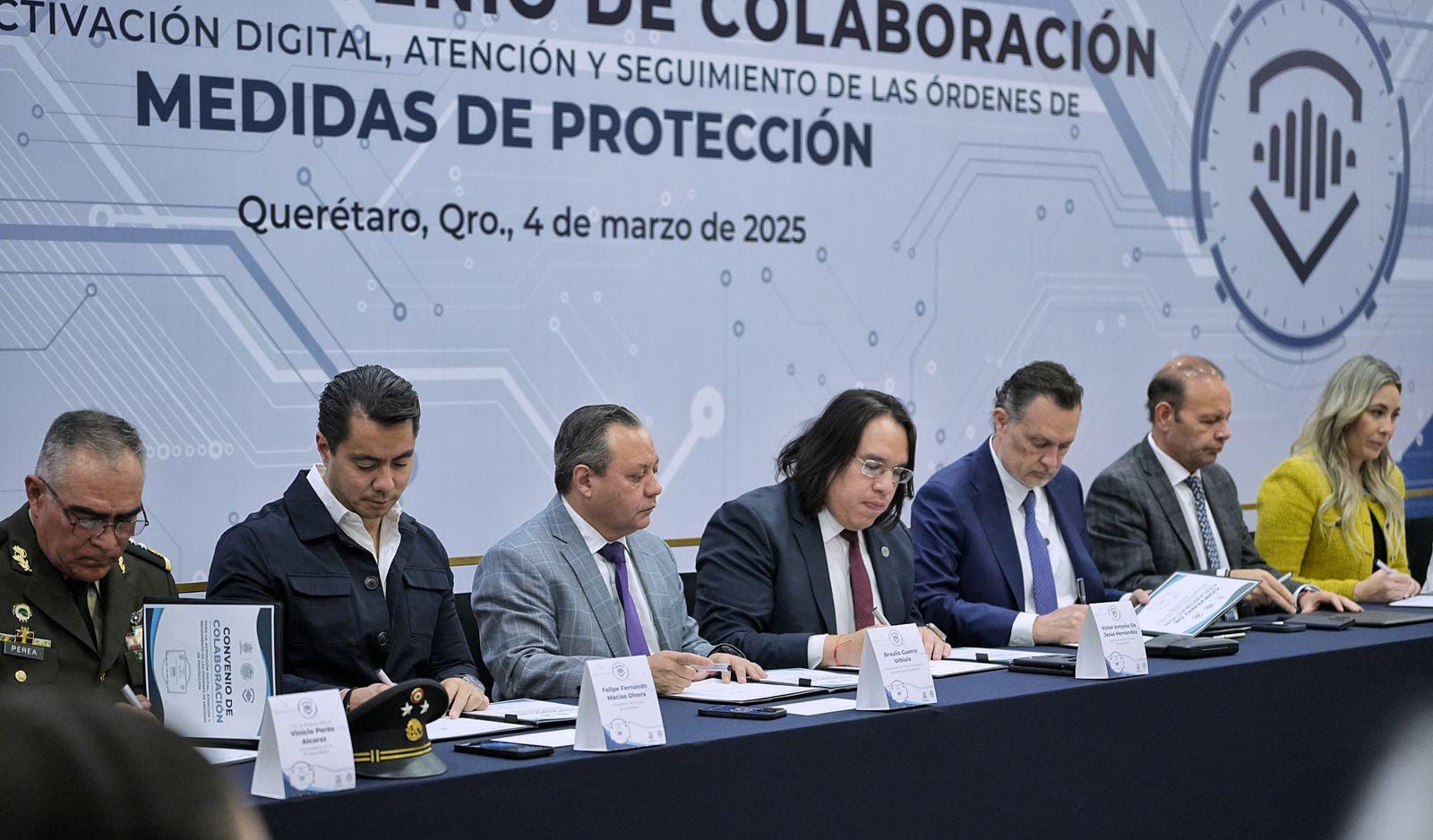 Firma Felifer Macías convenio para fortalecer la protección de mujeres y menores en Querétaro