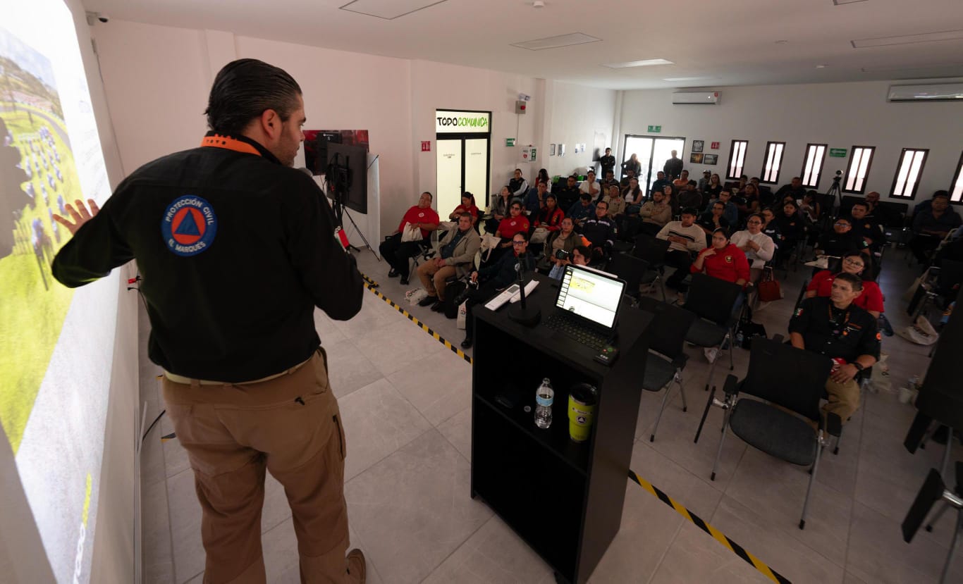 Protección Civil de El Marqués inicia con éxito el ciclo de conferencias “Todo Comunica”