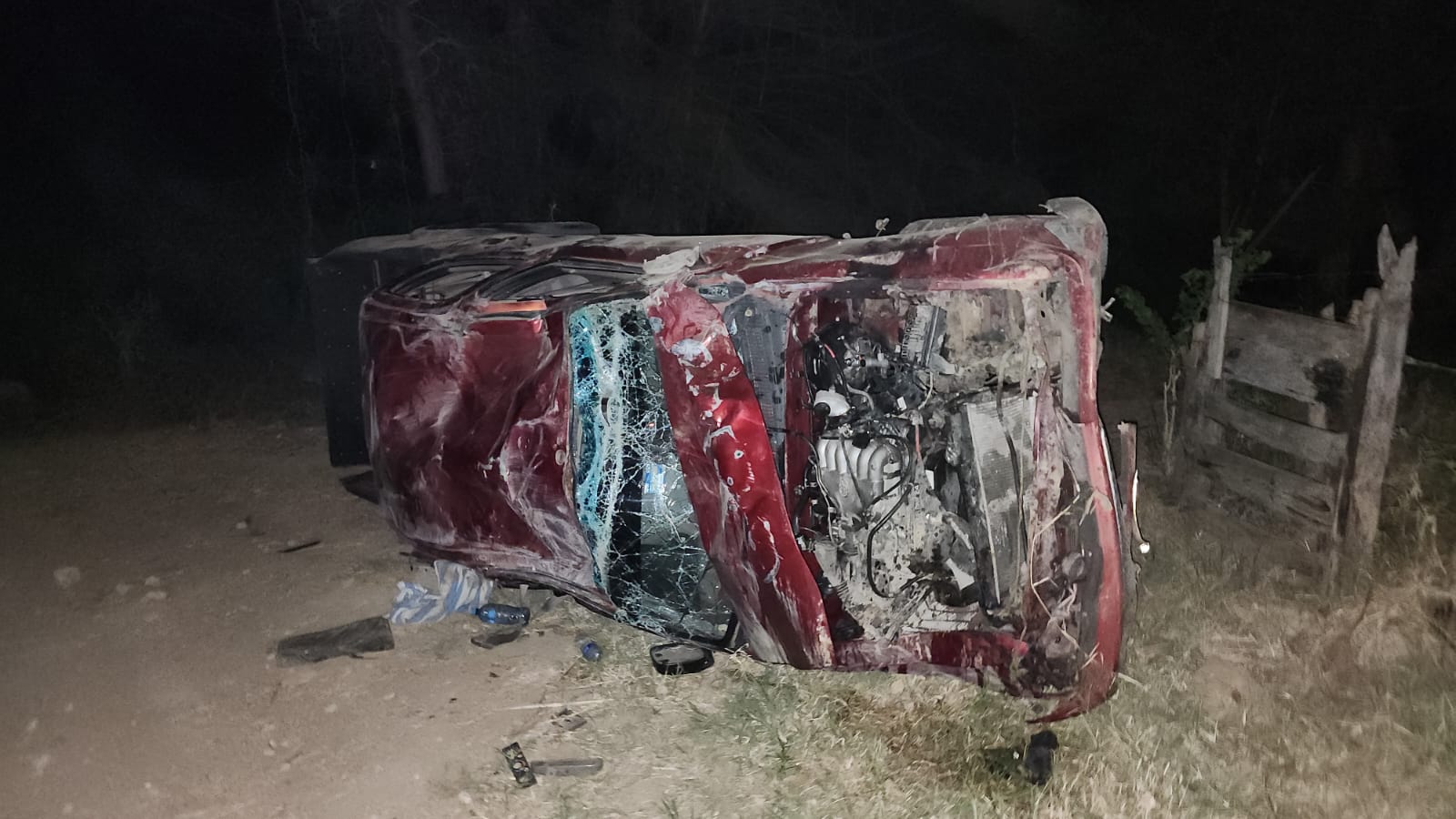 Aparatosa volcadura deja dos personas lesionadas en Saldiveña
