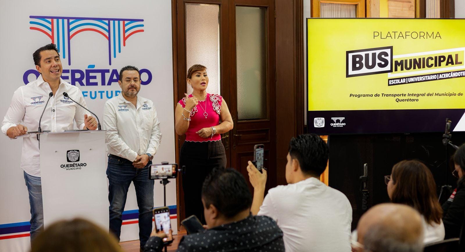 Presenta Felifer plataforma Bus Municipal