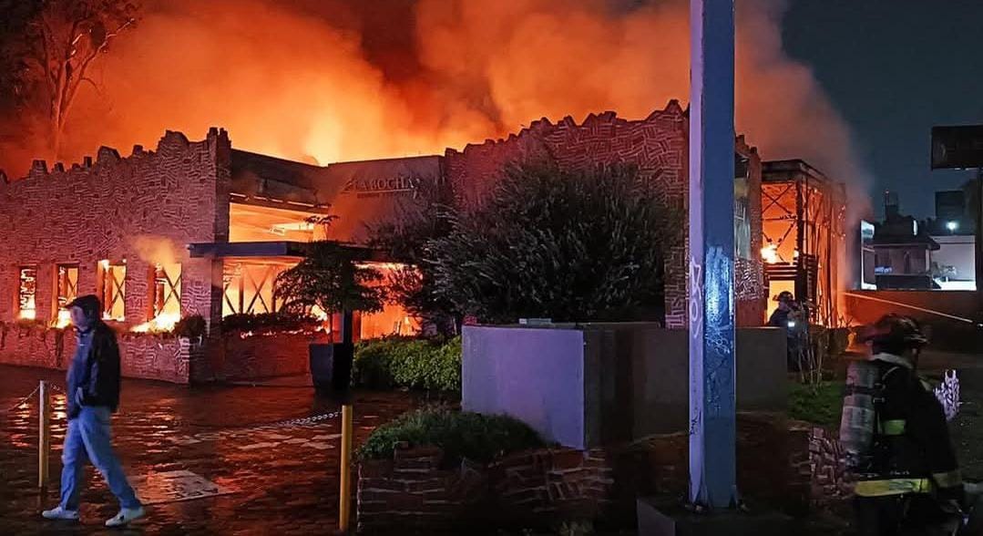 ARDE EL RESTAURANTE LA BOCHA DE BERNARDO QUINTANA!